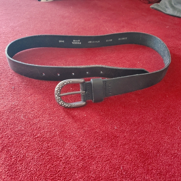 ⭐ 3/$20! Fossil Leather Belt - Picture 5 of 6